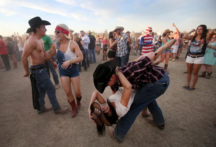 Country Thunder