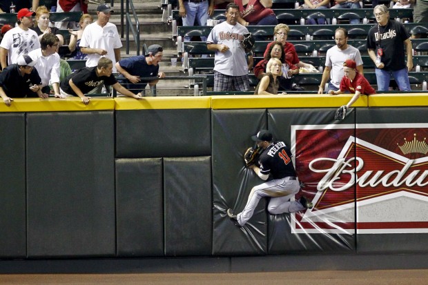 D-backs blow 5-0 lead as Upton leaves    