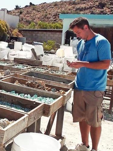 Only 2 Ariz. operations mine for gem year-round  