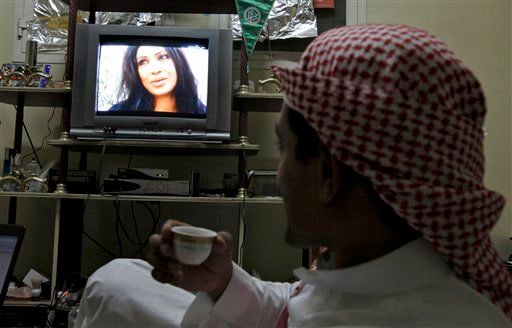Arabs denounce cleric's fatwa on 'immoral' TV  