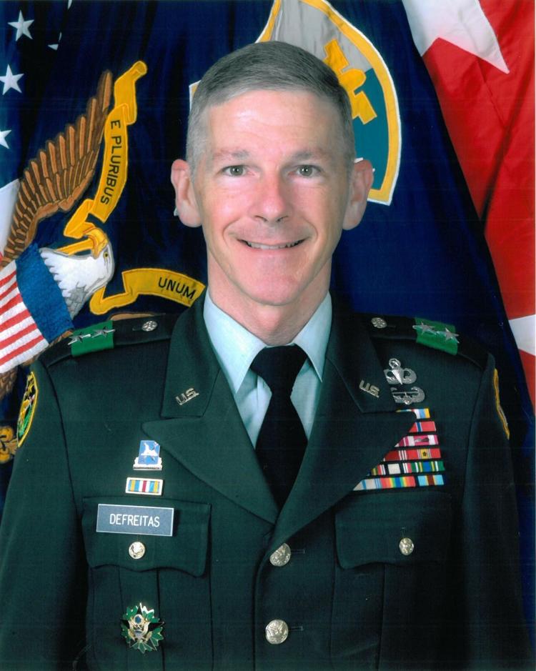 Fort Huachuca intelligence unit changes command