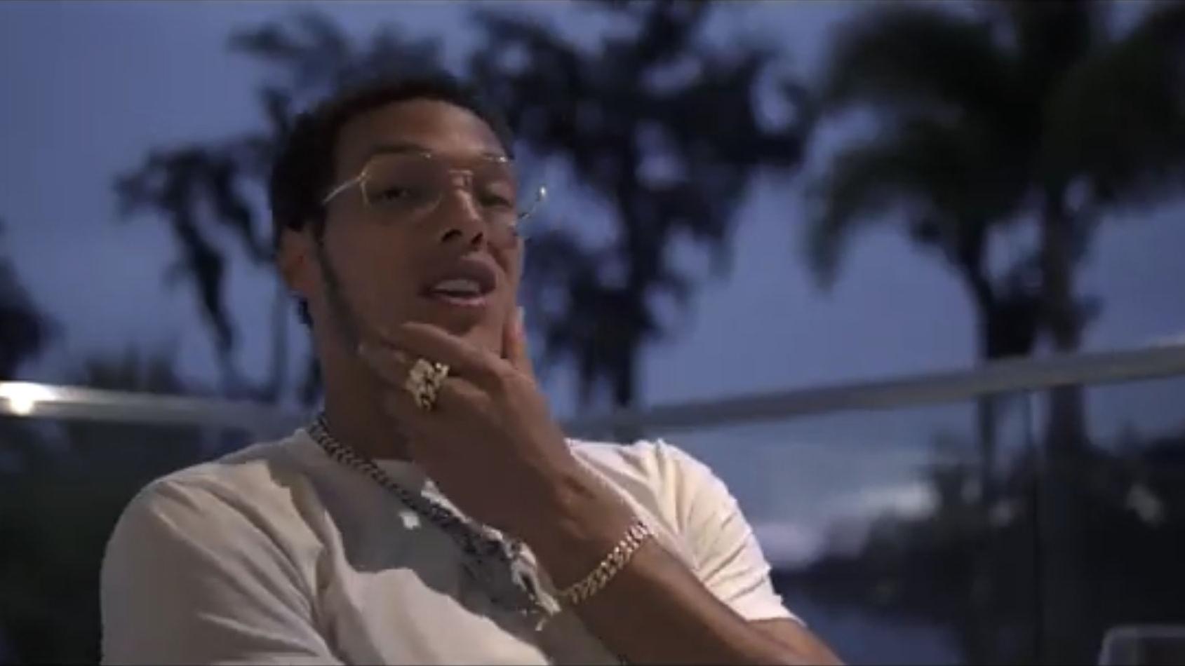 9 Out Of 10 Ex Wildcat Aaron Gordon Disses Dwyane Wade About Dunk Contest Score In Rap Song Arizona Wildcats Basketball Tucson Com
