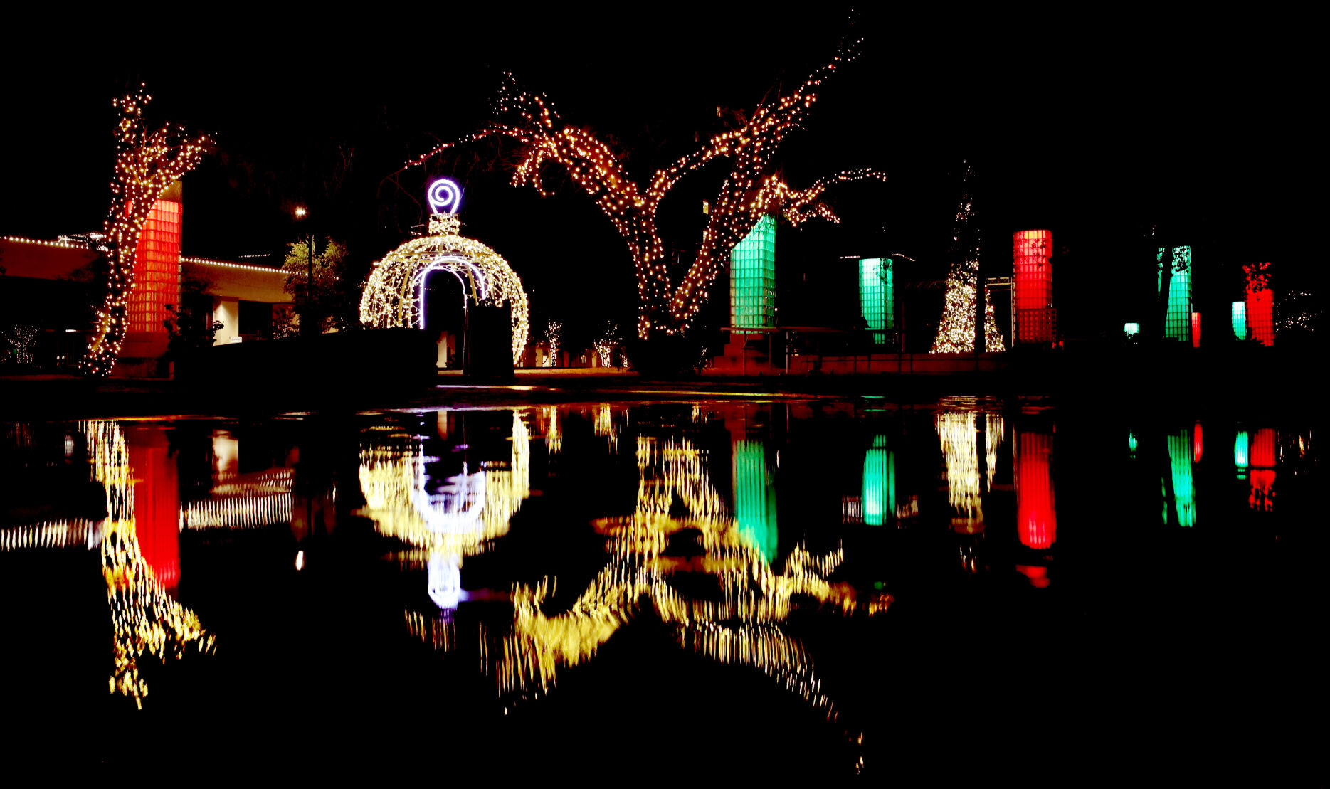 Where to see holiday lights in Tucson and Phoenix this December