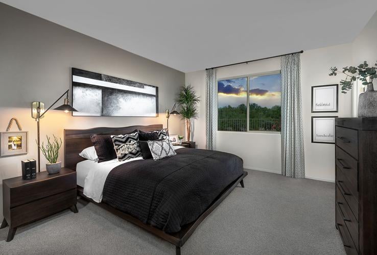 KBTUC_Dakota-OakVista_Plan1465-MasterBedroom_9121d-3300.jpg