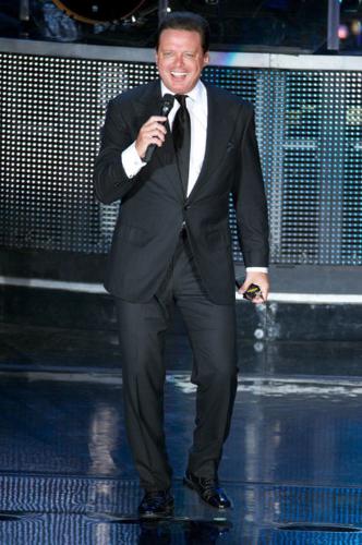 121214-le g Luis Miguel