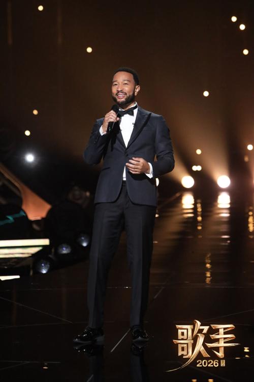 John Legend's Musical Journey with Singer: Chinese Netizens Hail a "Masterclass"