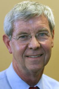 Former TUSD governing board member Bruce Burke to fill seat left vacant by Mark Stegeman