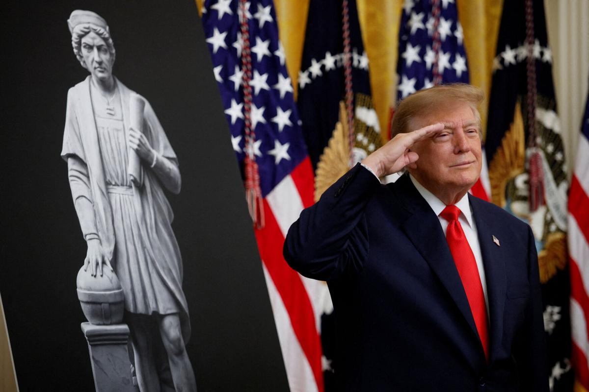 Trump renews push for Columbus Day