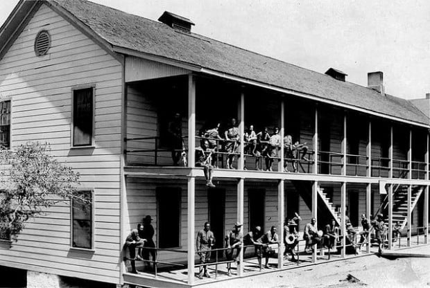 Arizona: Land of many colors  