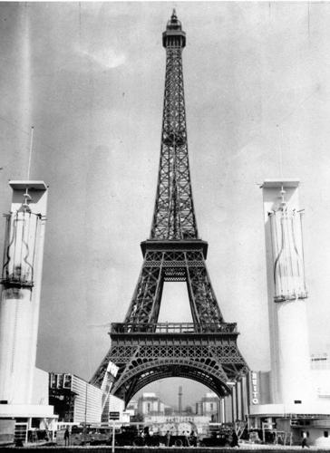 1937: Paris