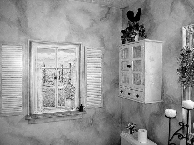 Paint turns lavatory into Tuscan retreat  