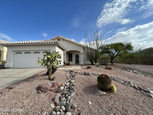 4 Bedroom Home in Tucson - $2,500