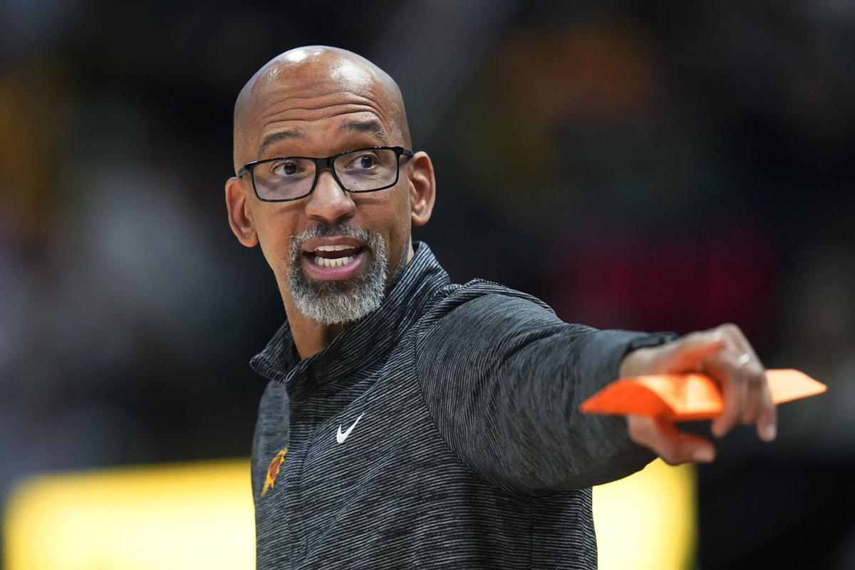 042722-tuc-spt-suns-p1