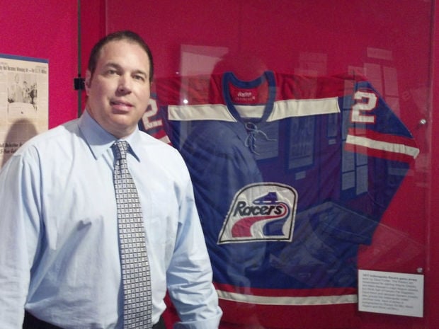 Hockey: Ice reward: Tucsonan sees WHA get its due    