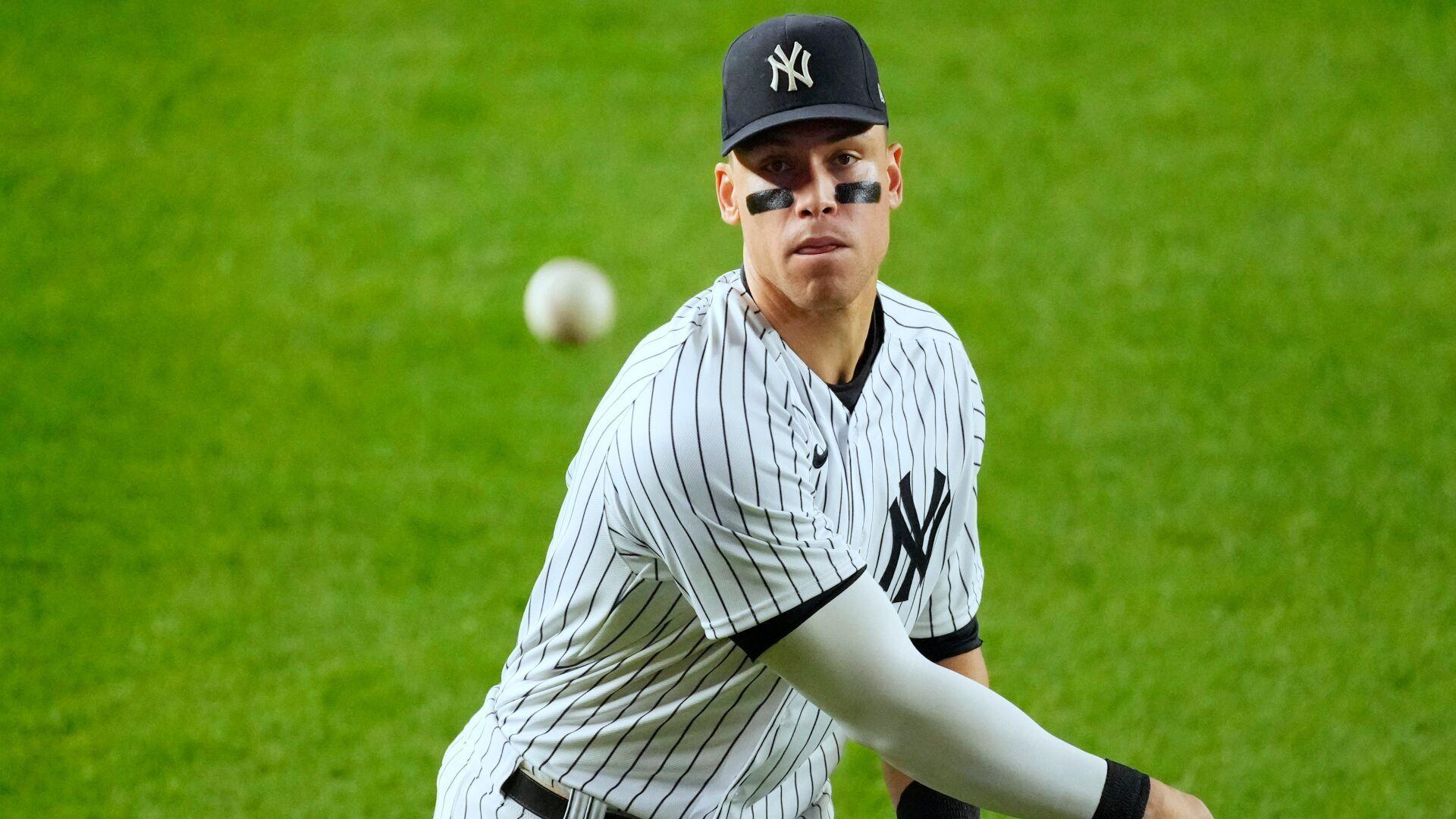 Aaron Judge adorably played with his dog at Yankee Stadium