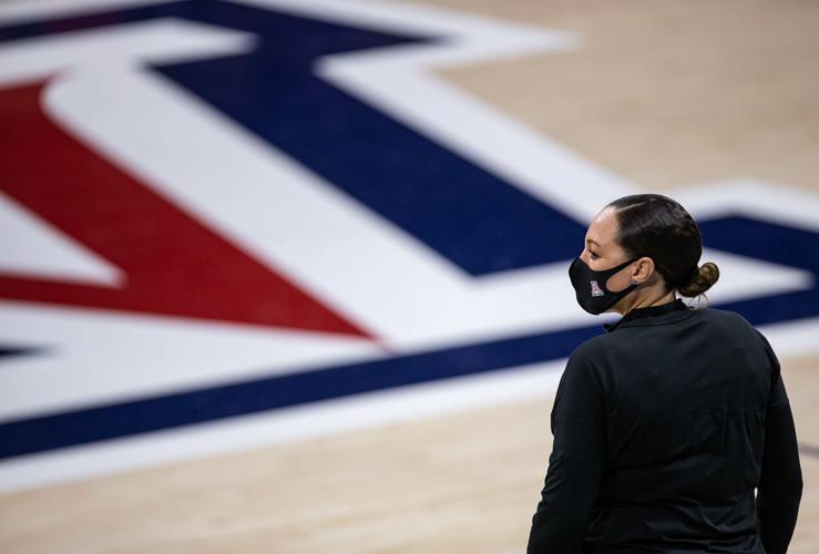 010221-spt-ua womens hoops-024.JPG