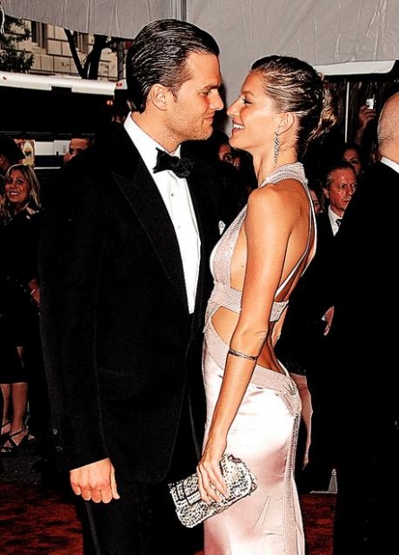 Contrae Tom Brady nupcias con modelo brasileña  