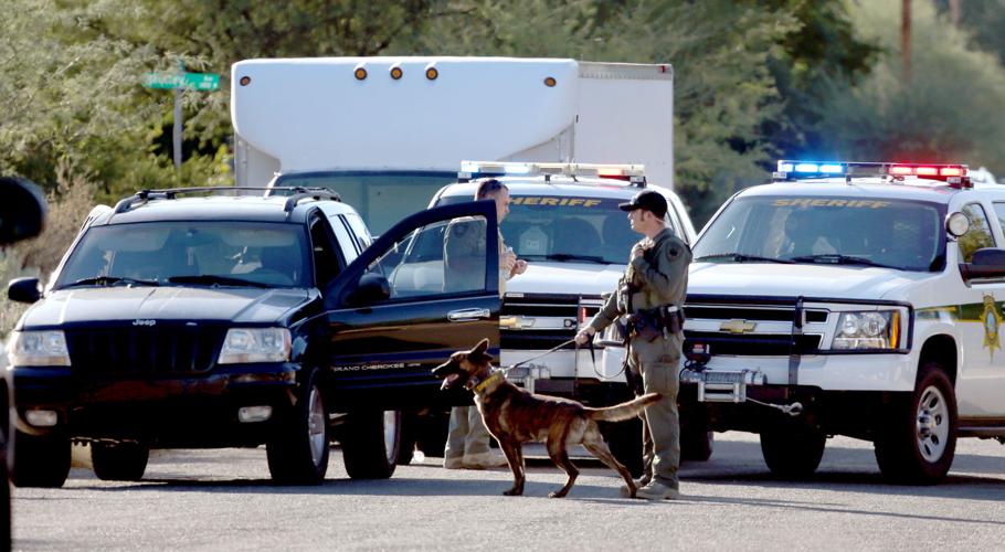 Armed robbery suspects in Tucson