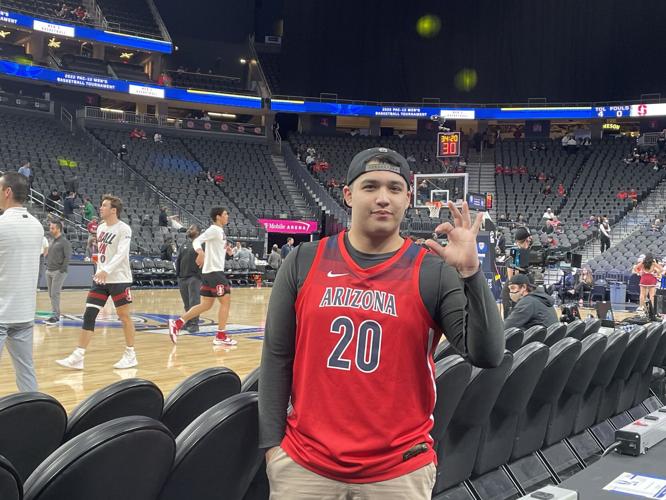 031122-tuc-spt-uabkfans-p1