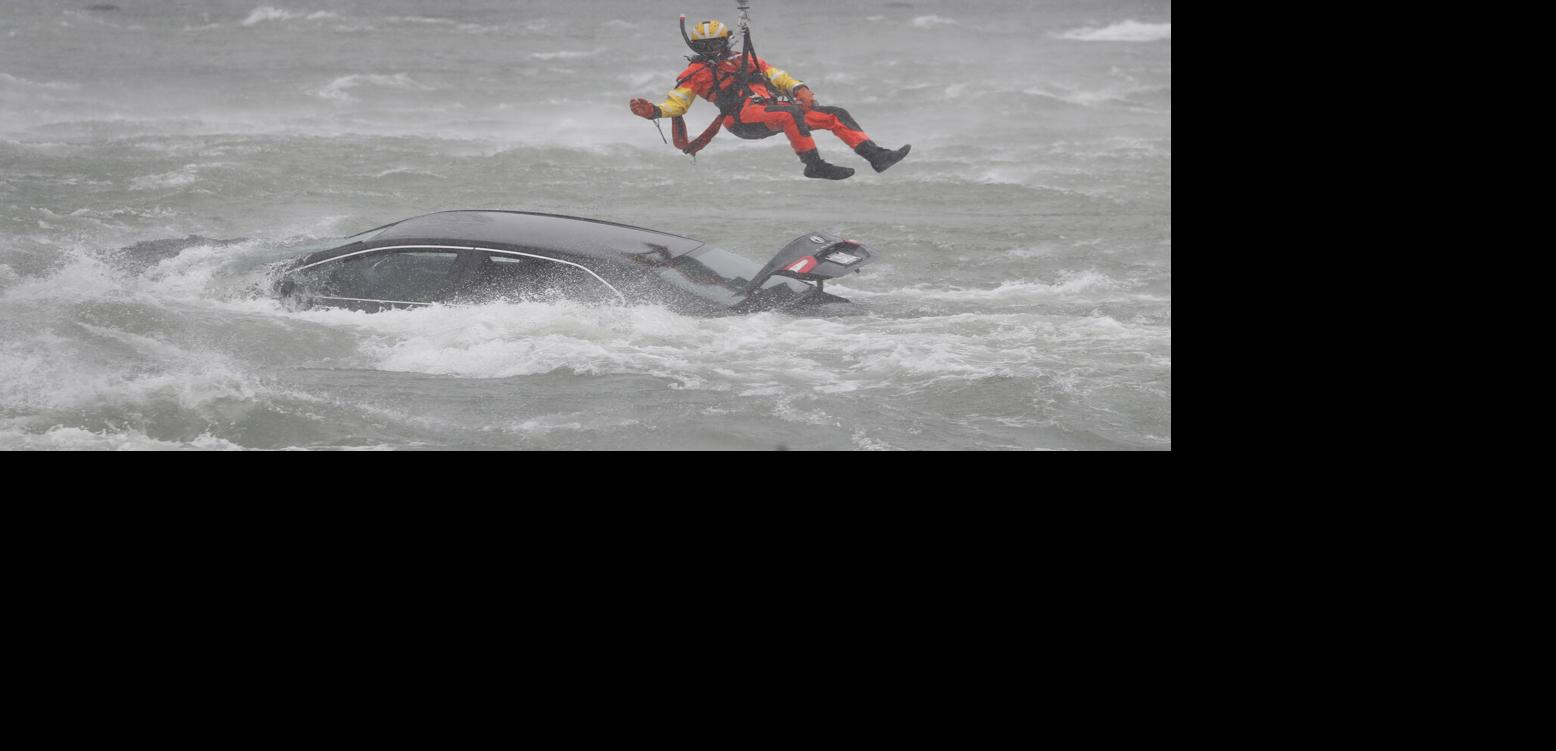 'This isn't something that we train for every day': Coast Guard swimmer describes tense falls rescue attempt