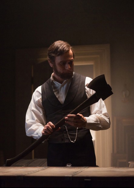 Abe Lincoln's a bust at vanquishing vampires - honest    