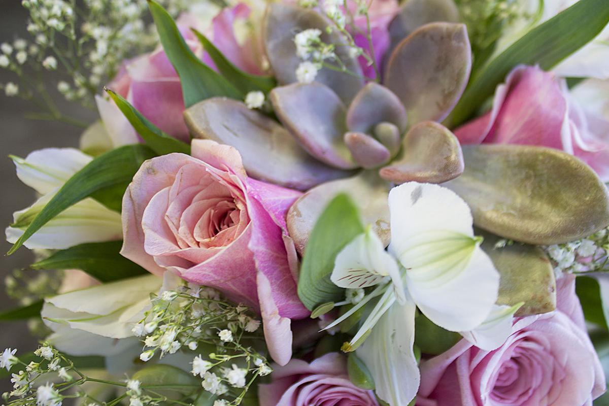 How to make a succulent wedding bouquet in 9 easy steps ...