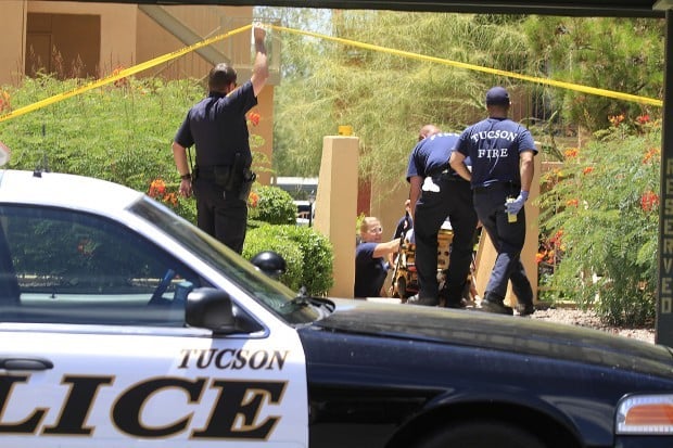 Man stabbed at Tucson apartment complex dies