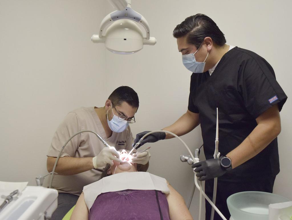 Tucsonans Head By Van Twice A Week To Dentists Across The Border Local News Tucson Com