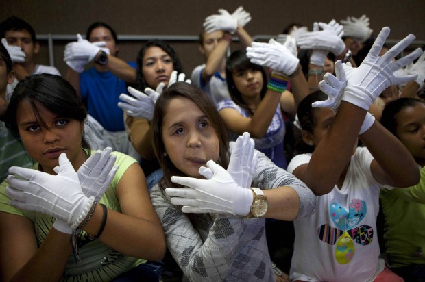Niños con capacidades diferentes integran orquestas en Venezuela   