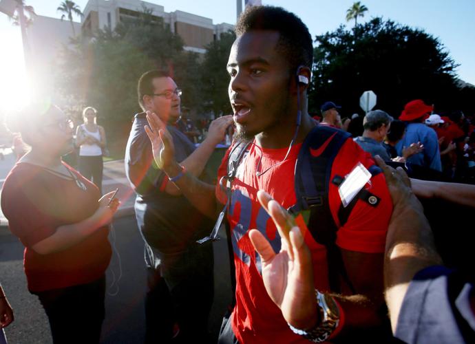 091116-spt-uafb main-p32