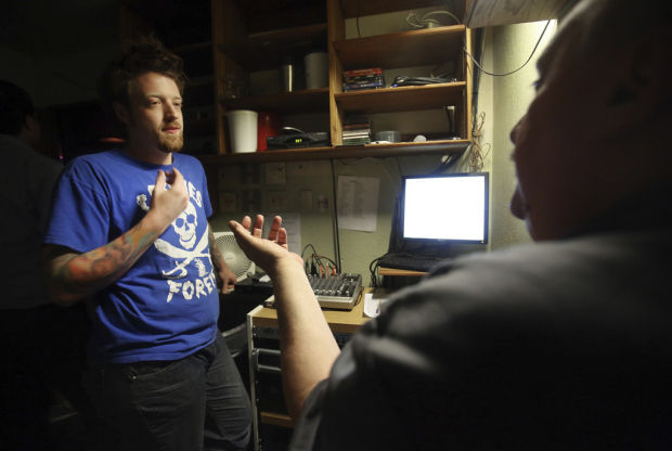 Comedians' coach cooks up tasty tips    