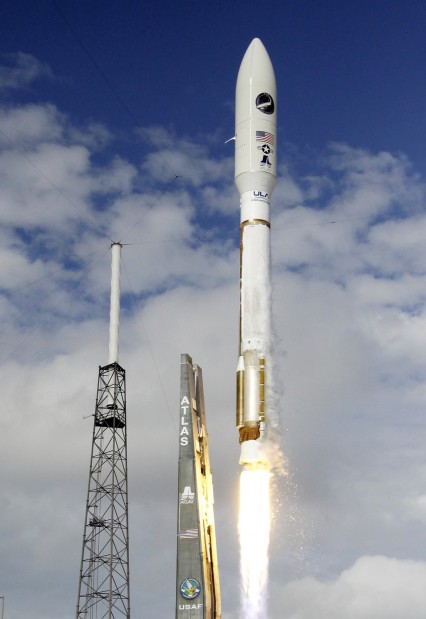 Mystery mini-shuttle returns to space after flight 2 years ago    