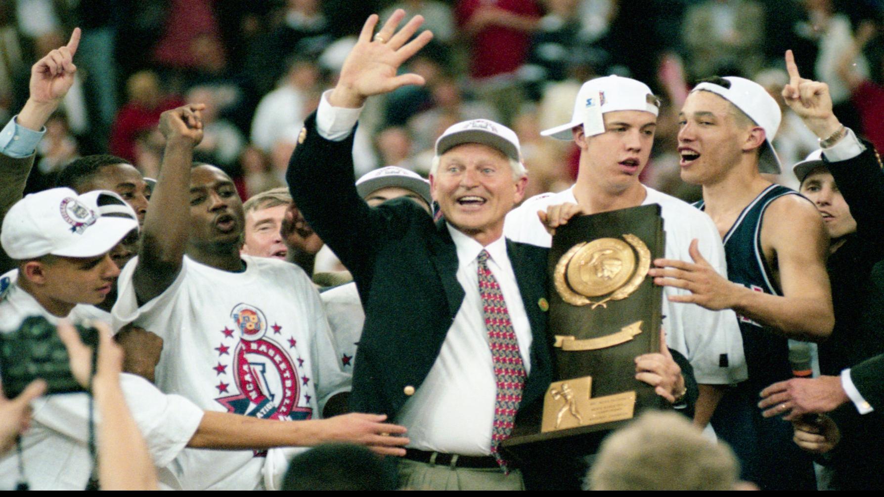 The Best Lute Olson Arizona S Hall Of Fame Basketball Coach Dies At 85 Arizona Wildcats Basketball Tucson Com