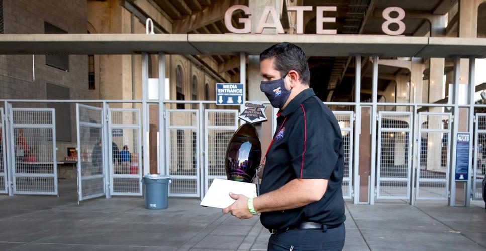 010121-spt-arizona bowl trophy-p2.JPG