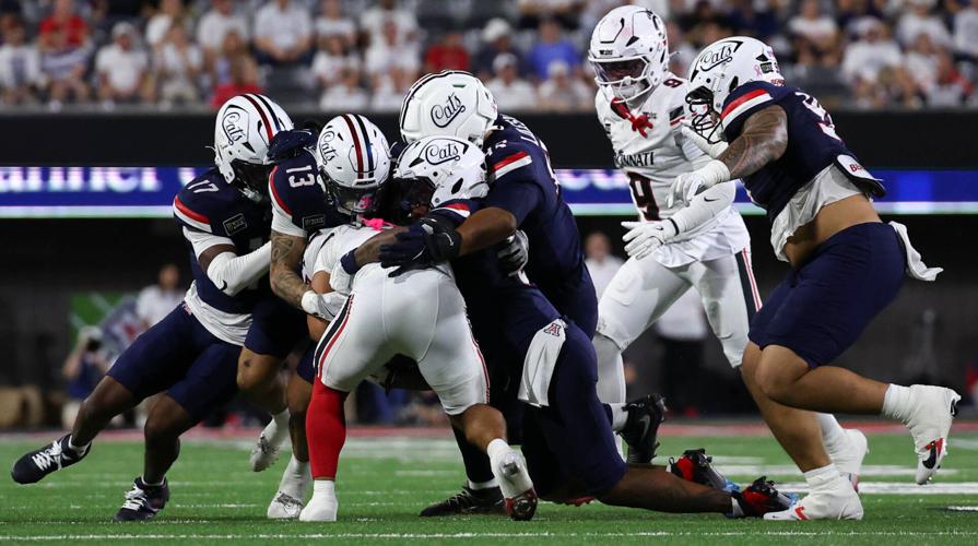 Wildcats win 34-7 over the Cincinnati Bearcats