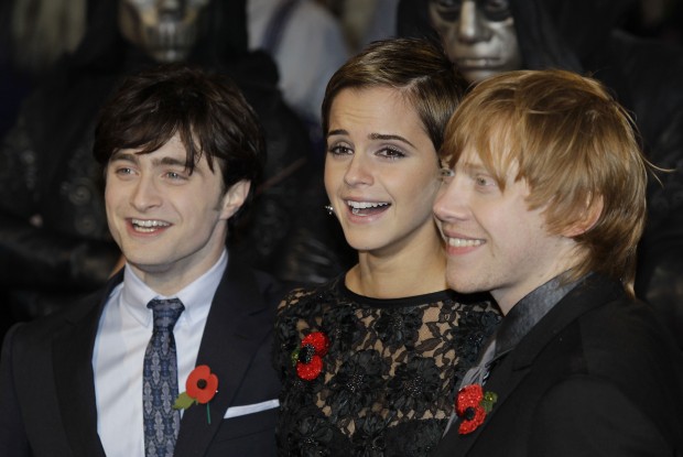 Radcliffe y Watson comparten beso apasionado en 'Harry Potter'   
