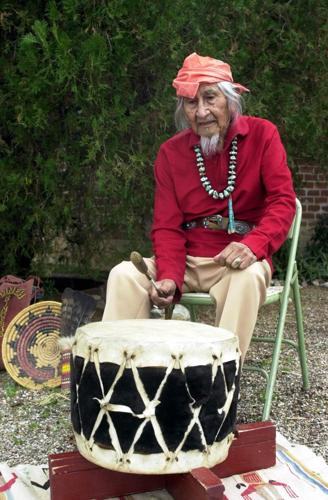 Tucsson Meet Yourself music