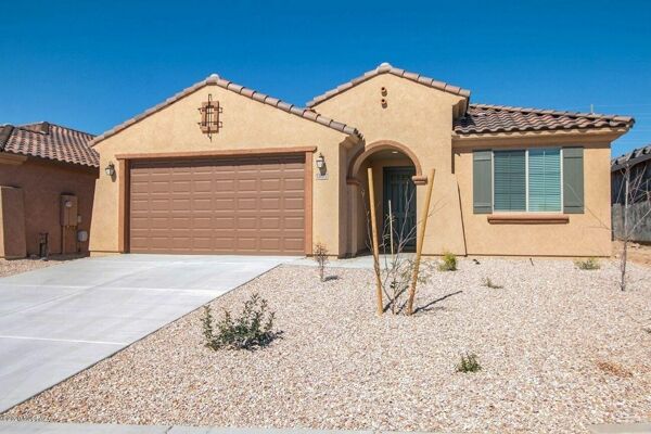 3 Bedroom Home in Tucson - $2,295