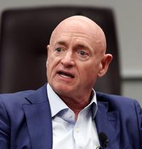 Pentagon: Sen. Kelly meant opposite of his words in video