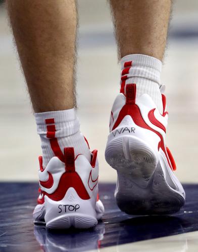 030422-tuc-spt-uabknotes-p3