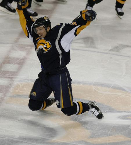 SPORTS Sabres  AFINOGENOV