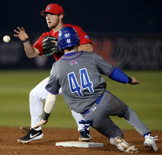 021619-spt-ua baseball-p3.jpg