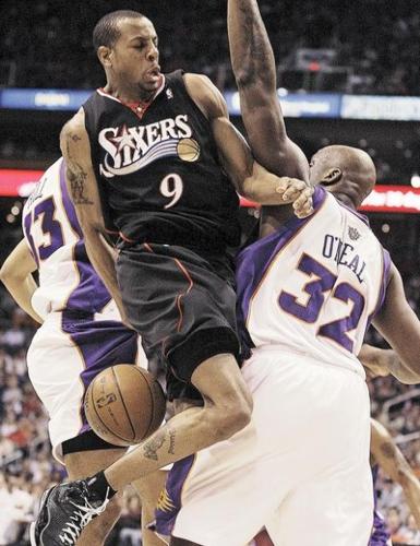 Iguodala, 76ers top Suns to end 6-year-long jinx  