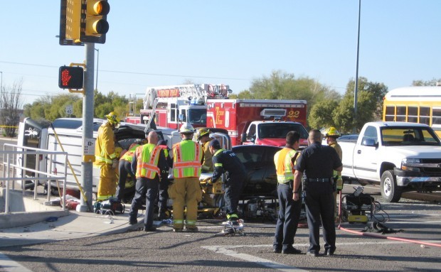 1 Killed In Multi-vehicle Wreck On Tucson's South Side