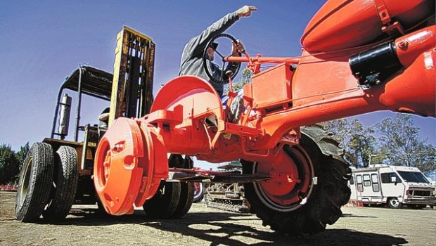 Tractor pull has draw all its own  