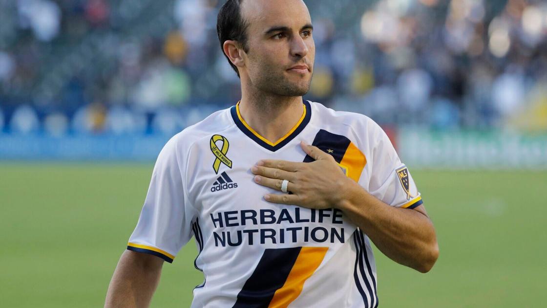 Donovan among those enshrined in the soccer Hall of Fame