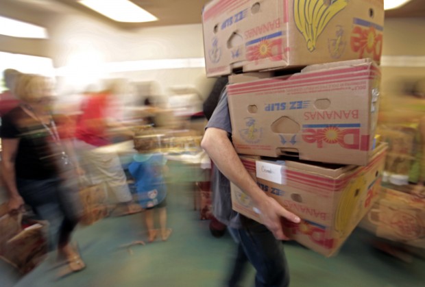 Groups pull together for Bag-A-Thon    