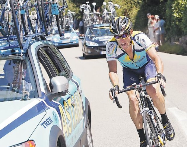 With race all but over, feud picking up steam  