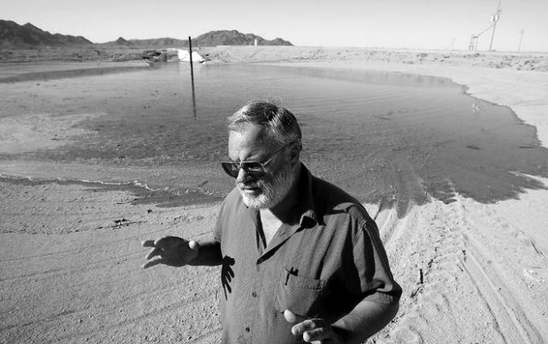 Algae ponds in Gila Bend may help solve oil problem  