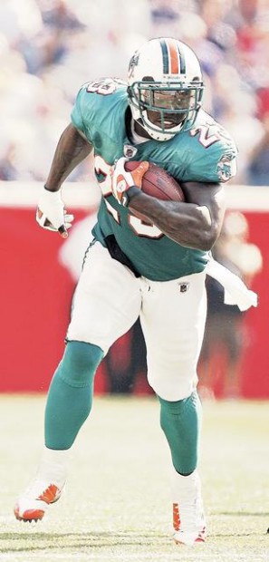 Entra corredor de Dolphins al libro de récords de la NFL  